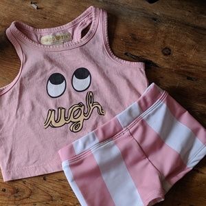 Hugo loves Tiki ugh outfit